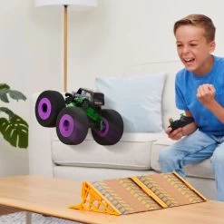 SPIN MASTER Monster Jam – 1:15 RC Car – Ramp Champ Grave Digger -Spielzeugwelt Verkauf 1070373h
