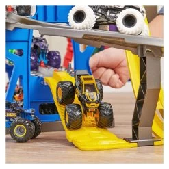 SPIN MASTER Monster Jam 1:64 Monster Garage Spielset 15 SPIN MASTER Monster Jam 1:64 Monster Garage Spielset -Spielzeugwelt Verkauf 1070554i
