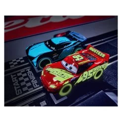 Carrera GO!!! Rennstrecke – Disney Cars Glow Racers 26 Carrera GO!!! Rennstrecke – Disney Cars Glow Racers -Spielzeugwelt Verkauf 3690278m