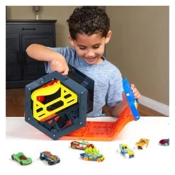 Hot Wheels Rollen Auf Der Raceway-Rennstrecke Aus -Spielzeugwelt Verkauf 4582431j