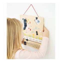 Small Foot - Kalenderuhr Jahreszeiten Aus Holz (Deutsch) 18 Small Foot - Kalenderuhr Jahreszeiten Aus Holz (Deutsch) -Spielzeugwelt Verkauf 5410546i